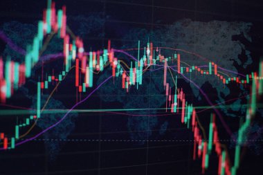 Teknik fiyat grafiği ve göstergesi, mavi ekranda kırmızı ve yeşil şamdan grafiği, piyasa dalgalanması, yükseliş ve düşüş eğilimi. Hisse senedi ticareti, kripto para birimi geçmişi.