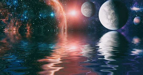 Schöner Ungewöhnlicher Weltraumplanet All Der Sich Wasser Reflektiert Galaxiensterne Nachthimmel — Stockfoto