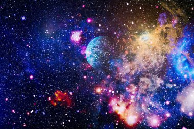 Yıldız tozu ve parlayan yıldızlı derin uzay arkaplanı. Samanyolu kozmik arka planı. Bu görüntünün elementleri NASA tarafından desteklenmektedir.