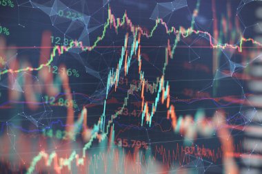 Toplantıdaki iş planı ve şirketin performansını görmek için finansal rakamları analiz etmek..