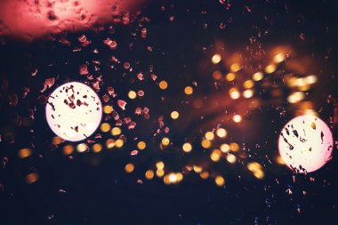 Doğal Bokeh ve parlak altın ışık şenlikli arka plan. Vintage sihirli arka plan rengi ile