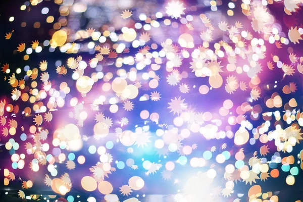 Fête de fond avec Bokeh naturel et lumières dorées lumineuses. Vintage fond magique avec couleur — Photo