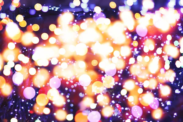 Festlicher Hintergrund mit natürlichem Bokeh und leuchtend goldenen Lichtern. Vintage magischen Hintergrund mit Farbe — Stockfoto