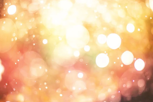 Festlicher Hintergrund mit natürlichem Bokeh und leuchtend goldenen Lichtern. Vintage magischen Hintergrund mit Farbe — Stockfoto