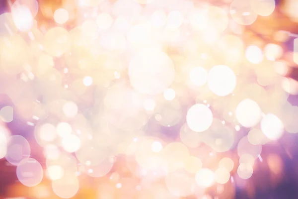 Festlicher Hintergrund mit natürlichem Bokeh und leuchtend goldenen Lichtern. Vintage magischen Hintergrund mit Farbe — Stockfoto