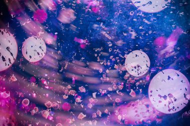 Doğal Bokeh ve parlak altın ışık şenlikli arka plan. Vintage sihirli arka plan rengi ile