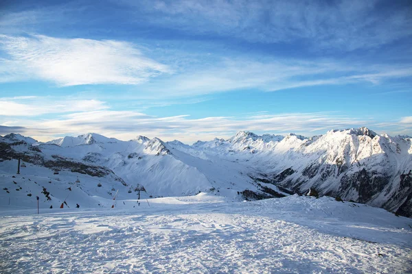 Rano w ośrodku narciarskim Ischgl. Austria. — Zdjęcie stockowe