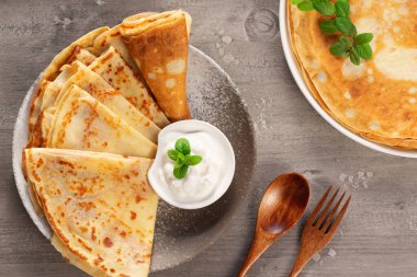 Krep zımbası, Rus krep haftası için geleneksel..