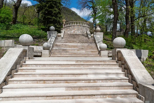 Trappen Naar Het Resortpark Van Stad Zheleznovodsk Stavropol Territory Rusland — Stockfoto