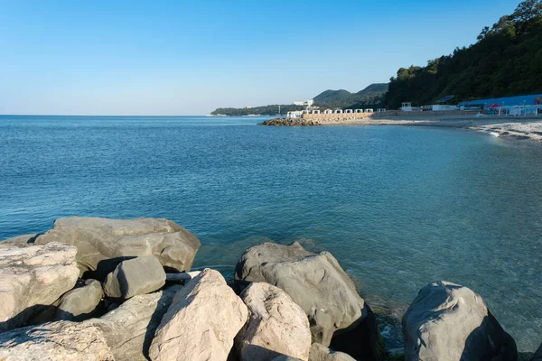 Sabahleyin Rusya 'nın Nebug Krasnodar Bölgesi tatil köyünde sahil.. — Stok fotoğraf