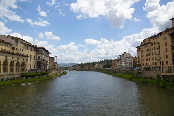 Rio Arno em Florença, Itália — Fotografia de Stock