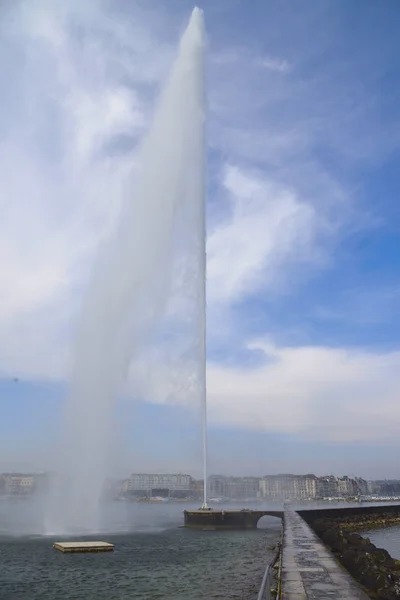 湖ジュネーブの噴水 — ストック写真