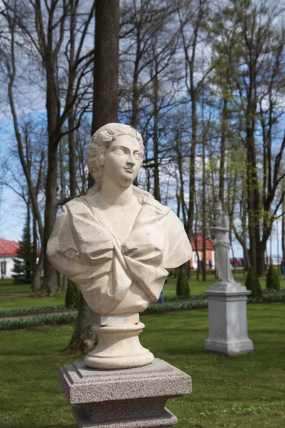 Statue at The Upper Garden — Stock Photo, Image
