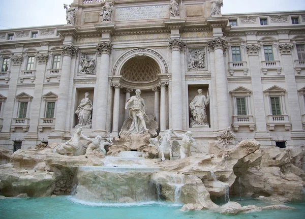 A híres Trevi szökőkút Rómában. — Stock Fotó