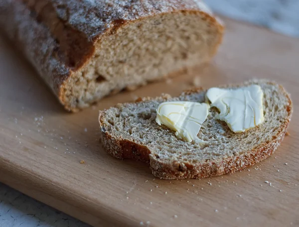 Fresh bread and homemade butter — Stock Photo, Image