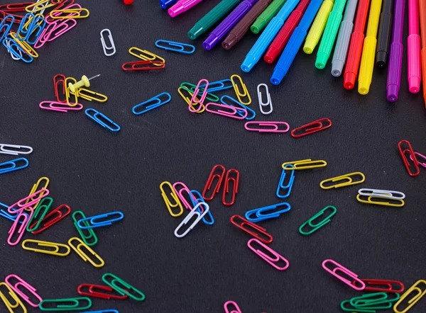 Material para la escuela, clips, lápices — Foto de Stock