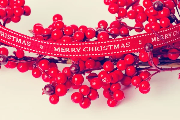 メリー クリスマスのリボンとローワン支店 — ストック写真