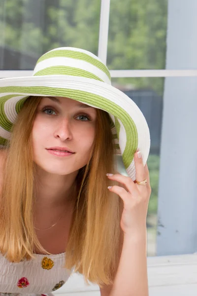 Portrait of pretty cheerful woman — Stock Photo, Image