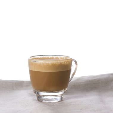 Kapuçino crema Sivas'tan üzerinde şeffaf bir fincan ile