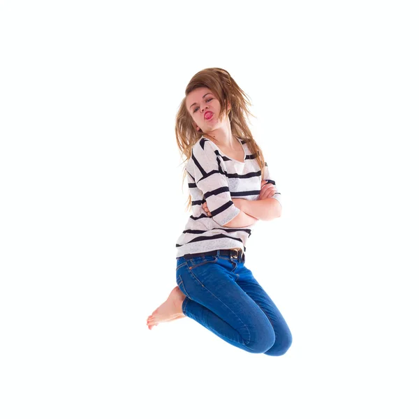 Sorridente ragazza in bianco bianco t-shirt salto — Foto Stock