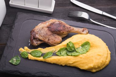 haşlanmış patates ile ördek