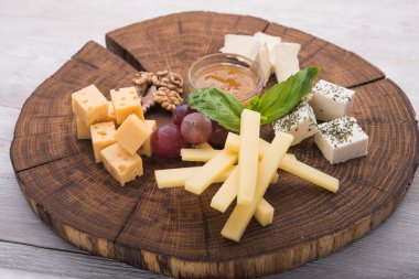 çeşitli peynir kümesi