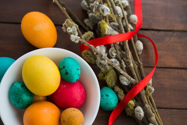 复活节彩蛋和柳树 — 图库照片