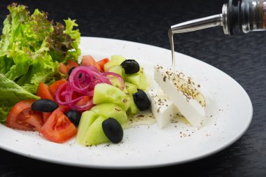 Taze Yunan salatası