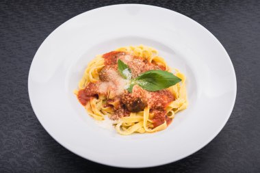 Makarna tagliatelle mantarlı köfte 