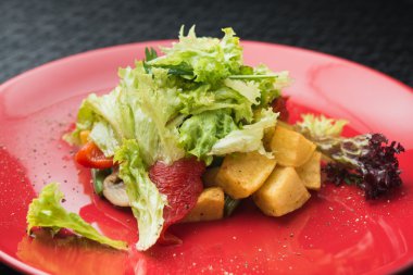 patates ve yaprak salata