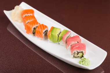 Japon suşi rulo
