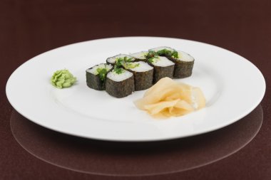 lezzetli deniz ürünleri suşi