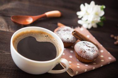 kahve fincanı, lezzetli seedcake ve çiçek