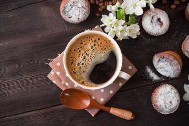 kahve fincanı, lezzetli seedcake ve çiçek