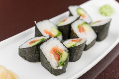 lezzetli deniz ürünleri suşi