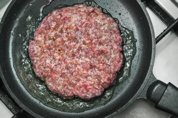 Cotoletta Hamburger Grande Succosa Pentola Metallo — Foto Stock