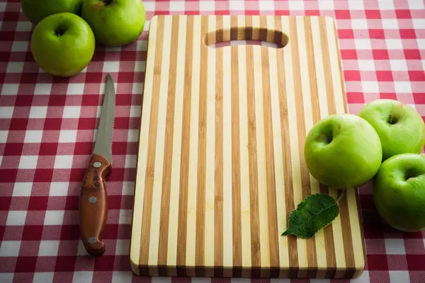 Manzanas verdes frescas — Foto de Stock