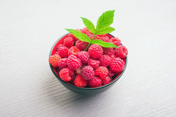 Frutos de baga doce de framboesa — Fotografia de Stock