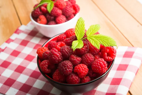 Owoce słodkie maliny jagody — Zdjęcie stockowe