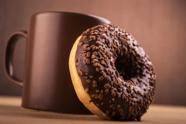 Grand donut chocolat — Photo