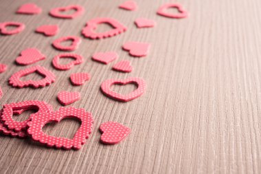 Kırmızı kalp sembolleri 