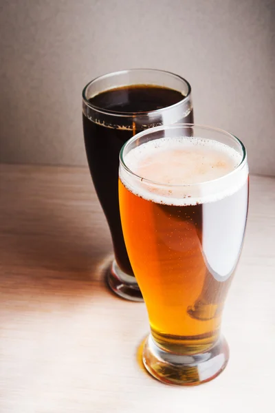 Dwa kufle do piwa — Zdjęcie stockowe