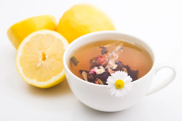 Heiße Zitrone Tee in Tasse — Stockfoto