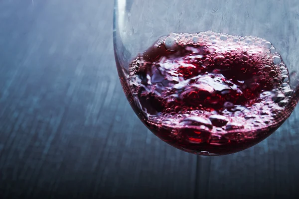 Kieliszek z czerwonym winem — Zdjęcie stockowe
