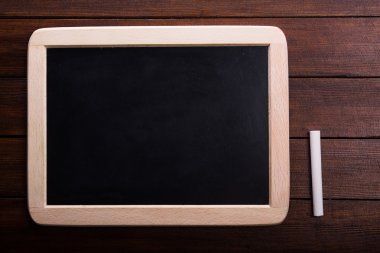 Ahşap yönetim kurulu