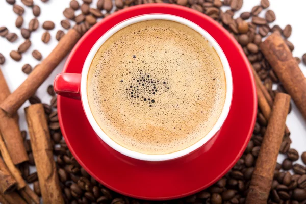 Kopje met koffie en melk — Stockfoto