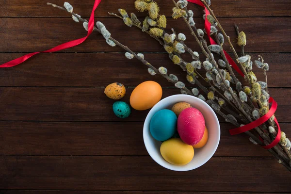 复活节彩蛋和柳树 — 图库照片