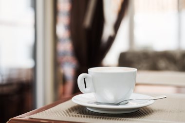 Kahve ile öğle yemeği