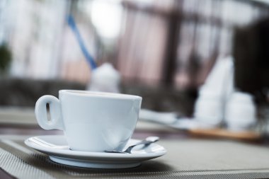 Kahve ile öğle yemeği