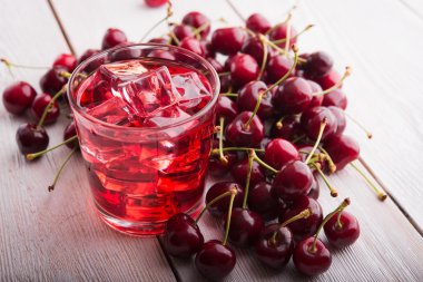 Organik vişne suyu